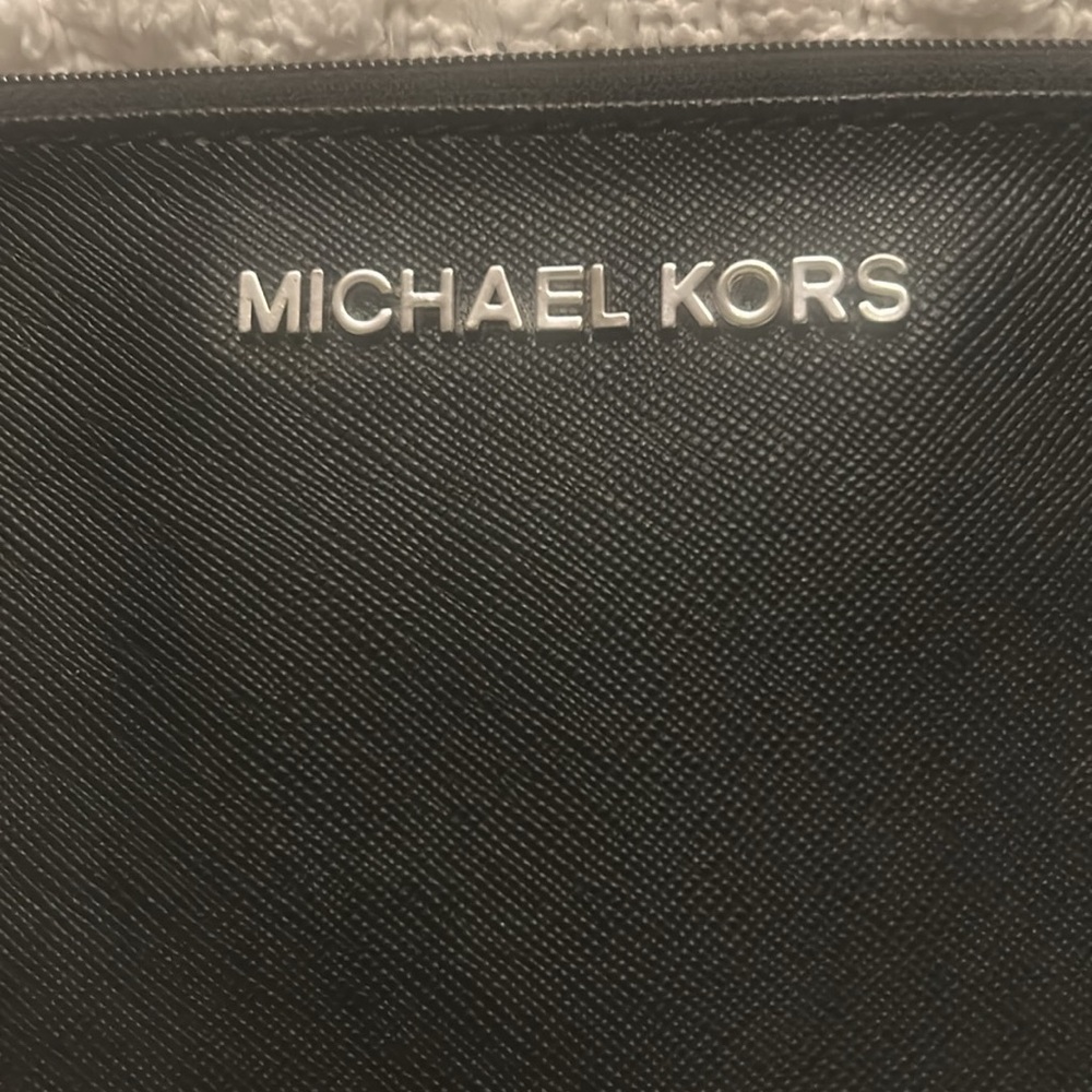 Michael Michael Kors Wristlet/Clutch - Picture 2 of 8